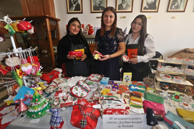 Ученици от 13 професионални гимназии от различни градове в страната