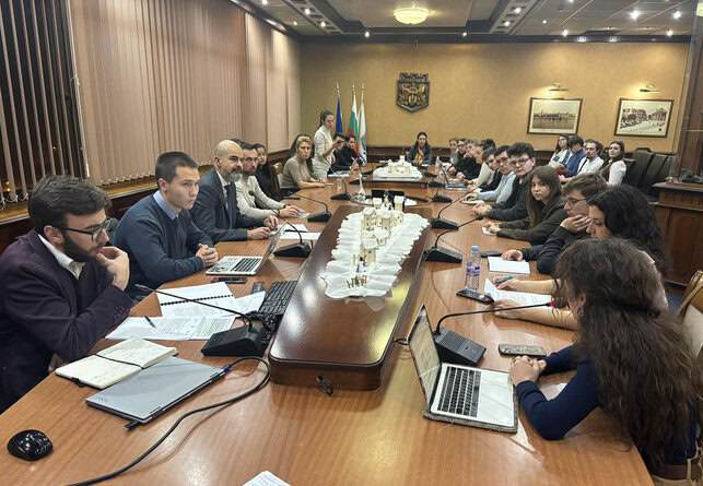 Зам кметът П Попов Младите хора се превръщат в двигател на