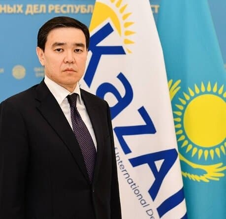 Автор Аркен Аръстанов председател на Управителния съвет на Казахстанската агенция