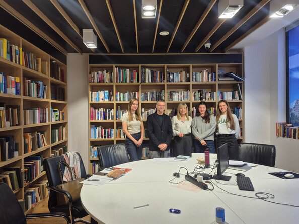 В уютното пространство на Регионална библиотека Пейо Яворов Община Бургас