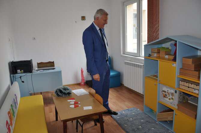 Днес официално бяха открити нови психологични логопедични и ресурсни кабинети