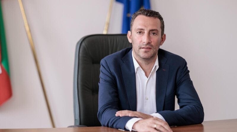 Уважаеми колеги партньори и приятели на българския спорт img decoding