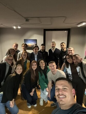 Защото младежите имат глас и институциите трябва да го чуят Това