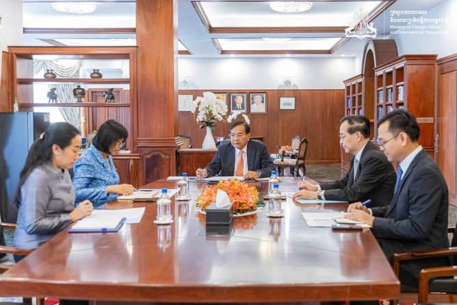 В следобеда на 17 декември 2025 г Негово Превъзходителство Прак