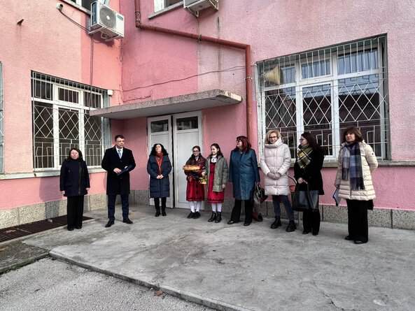 Вчера символично бе поставено началото на изпълнението на строително монтажните