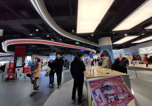 Началникът на Службата по финансовите въпроси към ЦК на ККП