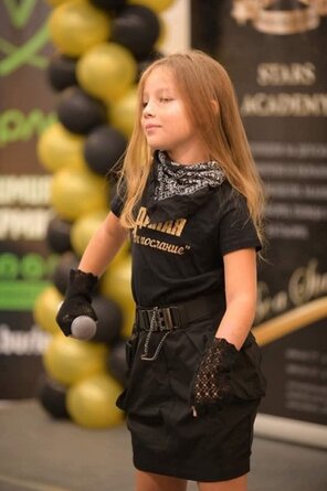 Рубриката Лица зад сцената автор Красимир Недялков дизайнер шоумен попизпълнителДнес