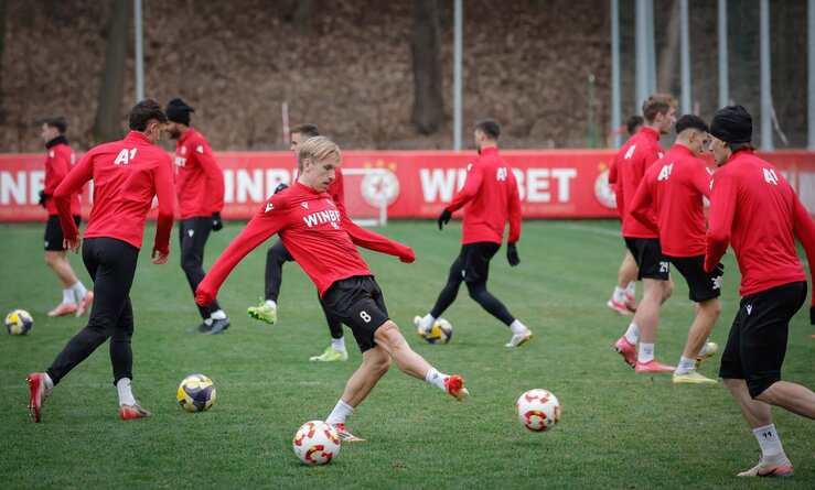 Треньорският щаб на ЦСКА определи групата за днешния сблъсък срещу