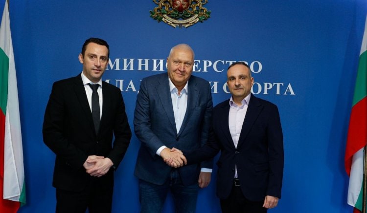 Министърът на младежта и спорта Иван Пешев проведе работна среща