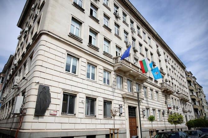 Във връзка с реализирани превишения на денонощната норма на ФПЧ10 и постъпилата