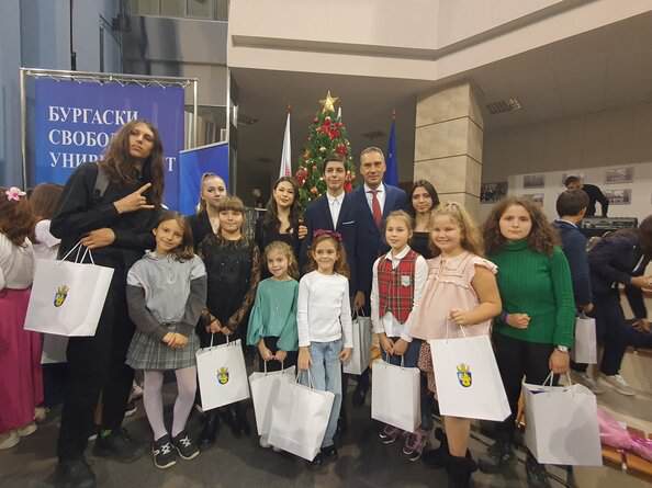 В навечерието на празника на Бургас – Никулден кметът Димитър