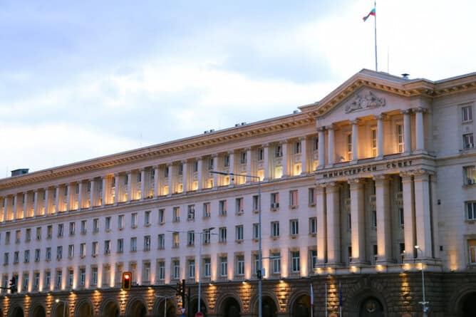 Правителството отпусна 5 212 983 лева за дейности по три