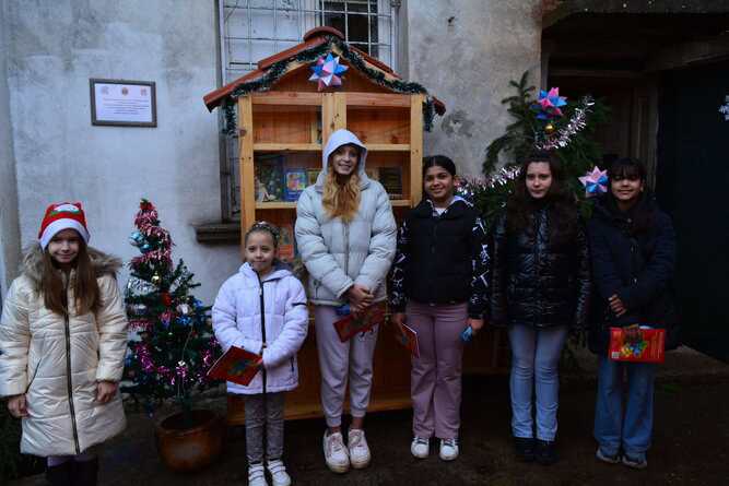 Вътрешният двор на читалище Еленко Ценков 1896 в село Горно