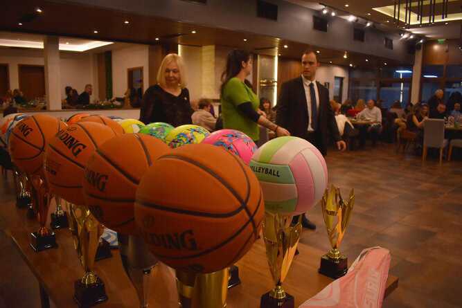 Призьорите от 36 тото издание на Общинския коледен учителски турнир получиха