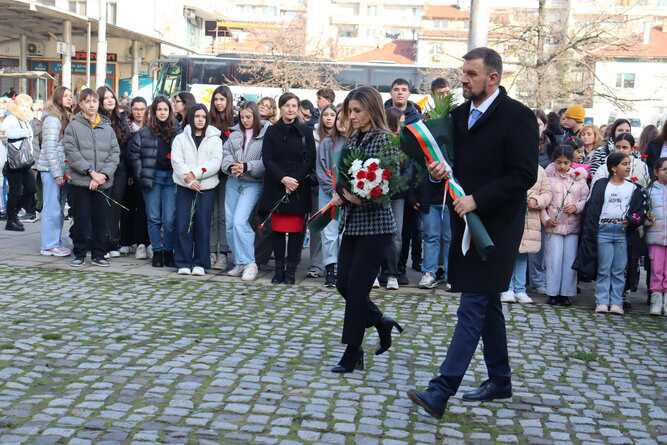 Кметът на Община Хасково Станислав Дечев областният управител д р