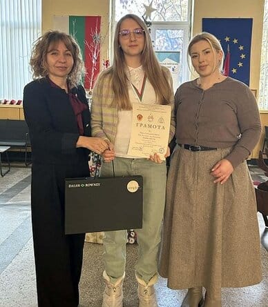 Най високата сурвачка от конкурса по приложно изкуство на ЦПЛР