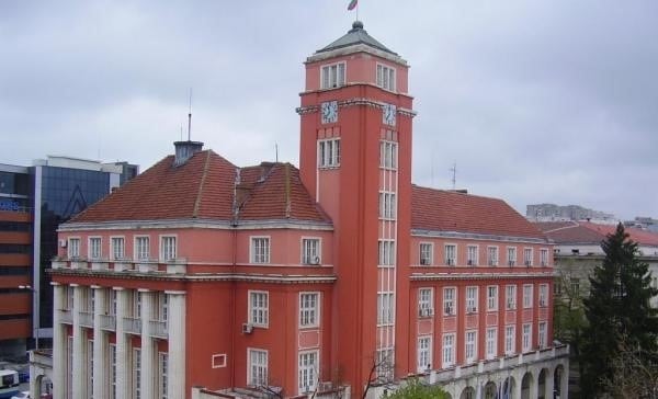 Комисията по допустимост за разглеждане на постъпилите проекти за Сесия