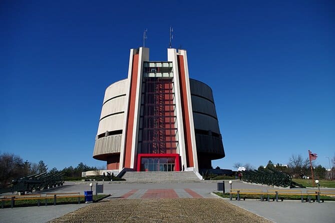 С празнично работно време ще работя в следващите дни обектите