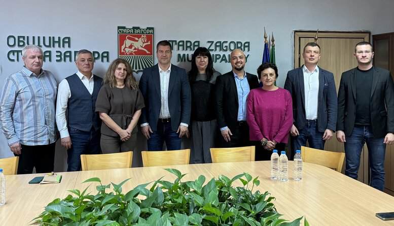 Кметът Живко Тодоров   Държавна опера – Стара Загора създава