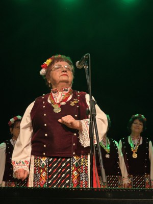 7 пенсионерски клуба от Община Добрич поднесоха на публиката коледен