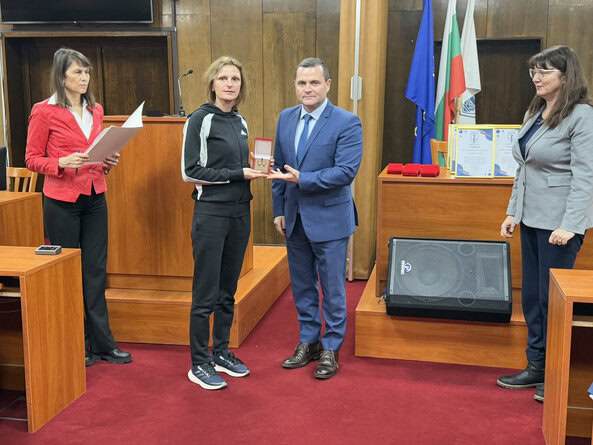 С тържествена церемония днес бяха отличени ръководителите на отборите които