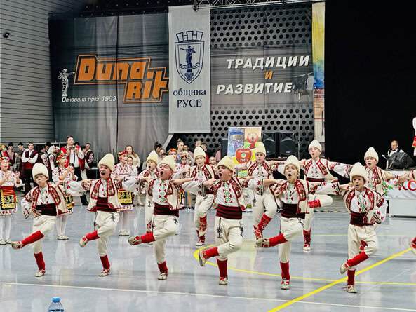 Русе оживя в духа на българската традиция по време на