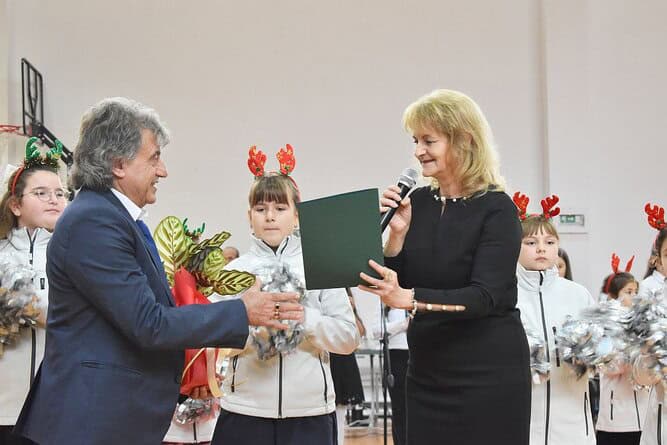 Заместник кметовете на Община Разград Елка Неделчева и Зорница Евгениева