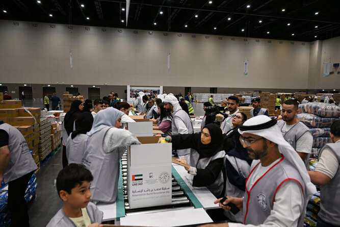 Натоварването на 11 ия хуманитарен кораб Мохамед бин Рашид започна